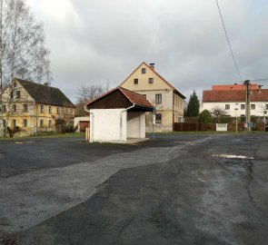 Autobusová zastávka v obci Horní Vysoká