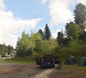 Parkoviště u chaty Waldheimhütte, kde jsme i strávili noc po příjezdu