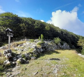 Zde jsme se napojili na širokou cestu