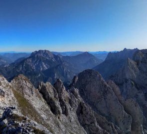 Pohled z vrcholu hory Sparafeld na N.P. Gesäuse