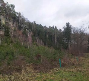 The path under the rock walls