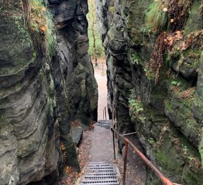 Descent to the lower part of the Tisza Walls