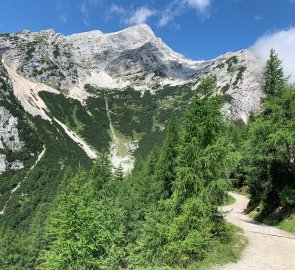 Wide path from the saddle