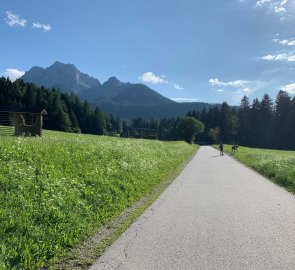 The path continues along the cycle path