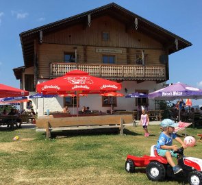 Horská chata Sausteigalm po lanovkou na Zwölferhorn