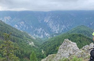 Výstup soutěskou Weichtalklamm na horu Turmstein pod Schneebergem