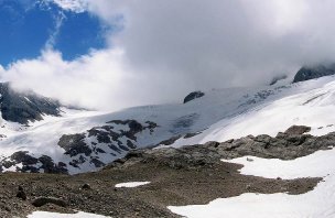 Attempt to climb Dachstein from Hallstatt Lake