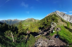 Ascent from the Präbichl saddle to the Hochturm mountain