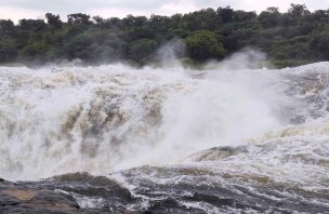 Walk to Murchison Falls in Uganda