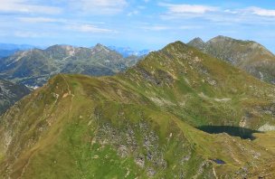 Round trip in the Schladminger Tauern with ascent to the Grosses Gurpitscheck