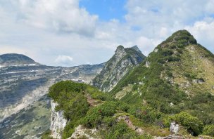 Náročný přechod hřebene Schrottkamm do města Bad Ischl