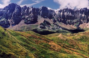 Okružní trek v Pyrenejích na krásnou horu Punta Cochata