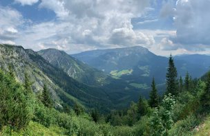 A leisurely trek to the Windberg in the Schneealpe mountains